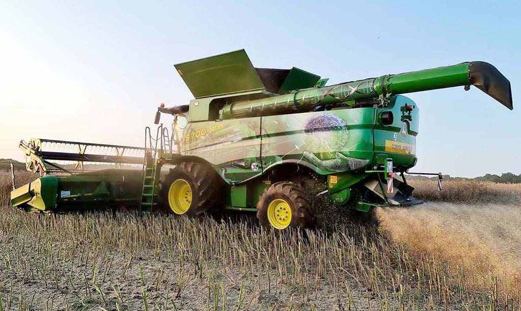 moissonneuse agricole John Deere tractservice